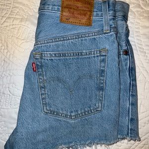 Levi 501 classic cutoff Jean shorts size 25